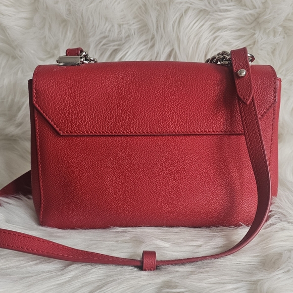 ♥️ Louis Vuitton Lock Me II ♥️ - Picture 2 of 16